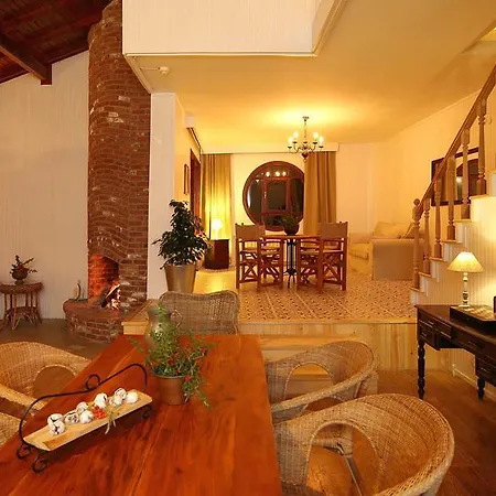 Robin's Nest אגווה