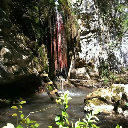 Robin's Nest 2* آغفا