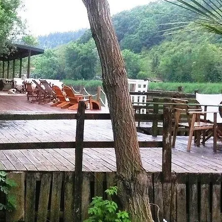 Robin's Nest 2* آغفا