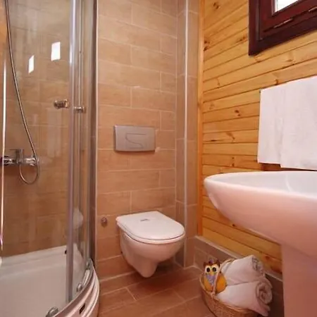 Robin's Nest 2* آغفا